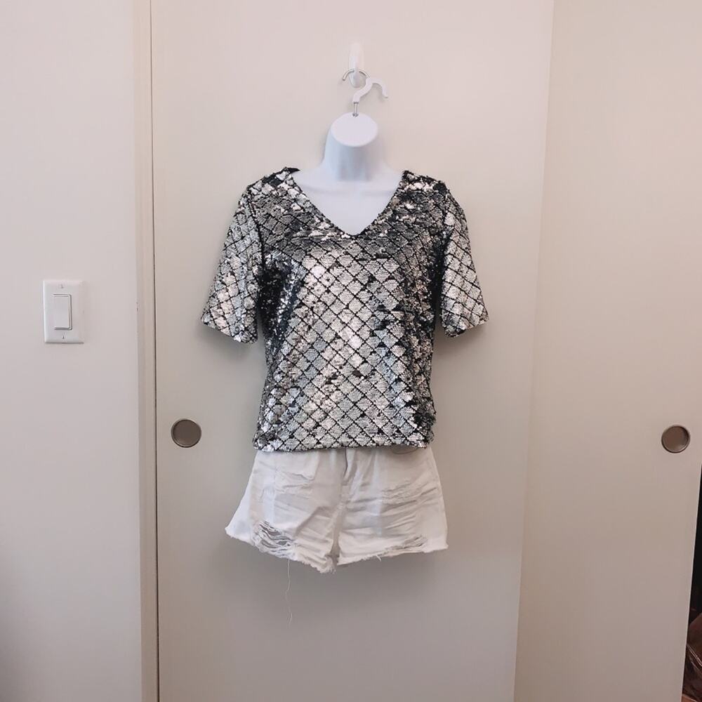✨ AiyaLiu Silver Sequin Metallic Tee – Glam Party Statement Top ✨